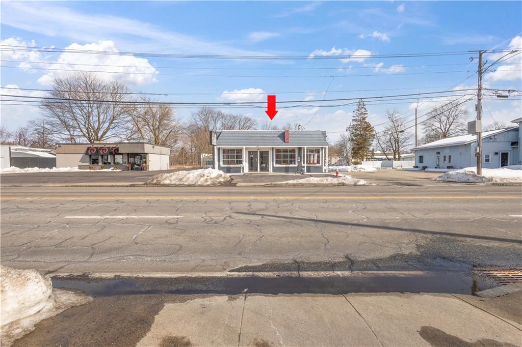 1692 Warwick Avenue Property Photo 4