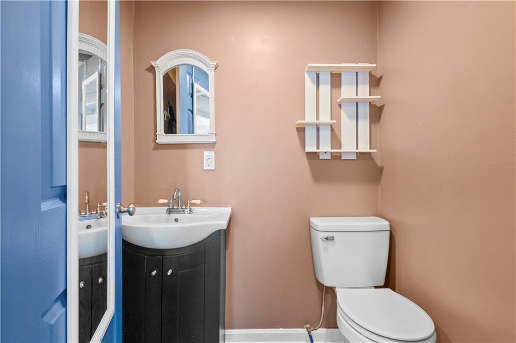 1692 Warwick Avenue Property Photo 22