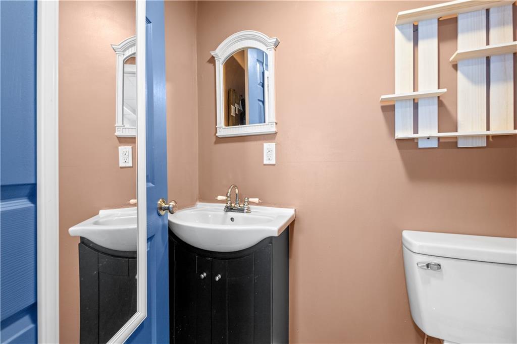 1692 Warwick Avenue Property Photo 23