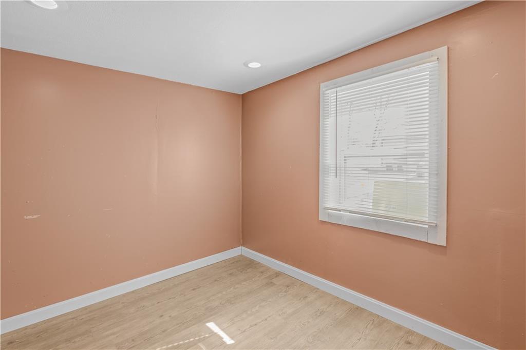 1692 Warwick Avenue Property Photo 26