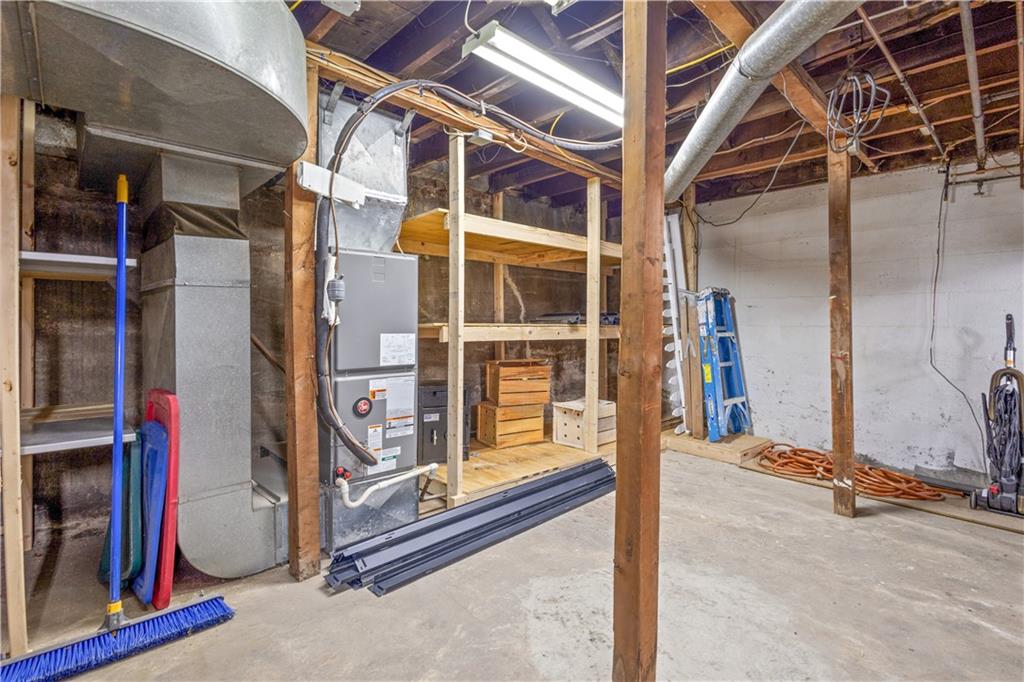 1692 Warwick Avenue Property Photo 29