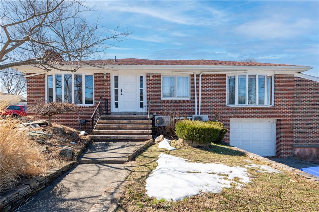 928 Admiral Street Property Photo 2
