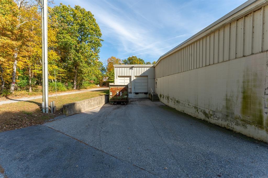 24 Doring Drive Property Photo 9