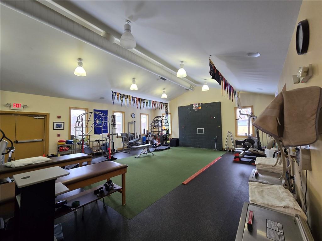2871 Post Road Property Photo 12