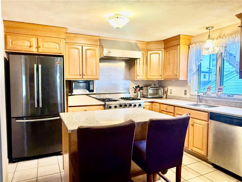 139 Suffolk Avenue Property Photo 4