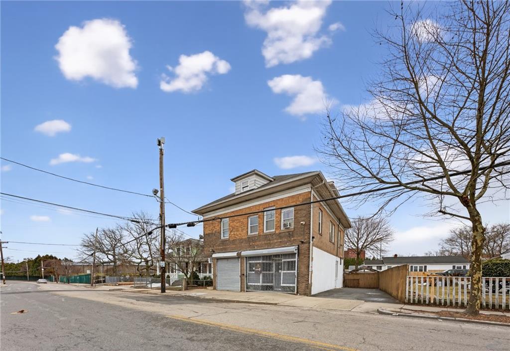 556 Admiral Street Property Photo 1