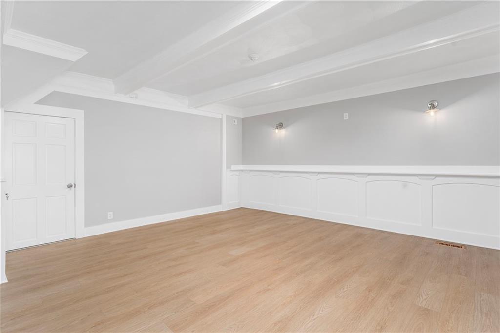 1152 1154 Main Street Property Photo 11
