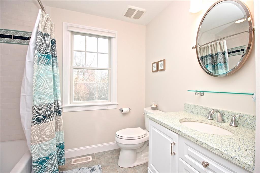 190 Coggeshall Avenue Property Photo 25