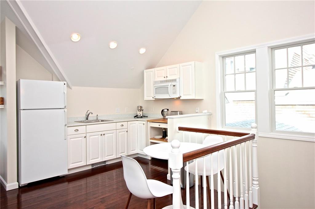190 Coggeshall Avenue Property Photo 41