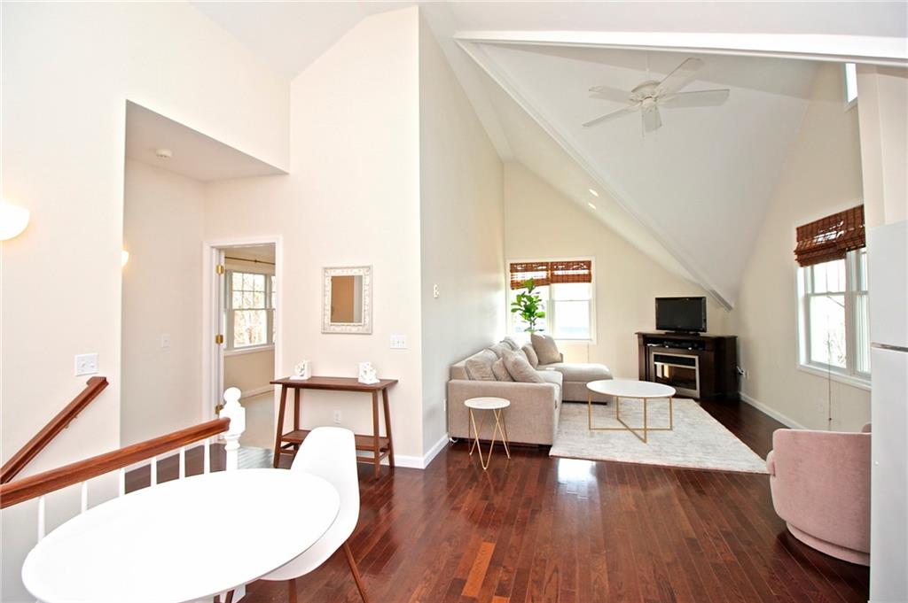 190 Coggeshall Avenue Property Photo 42