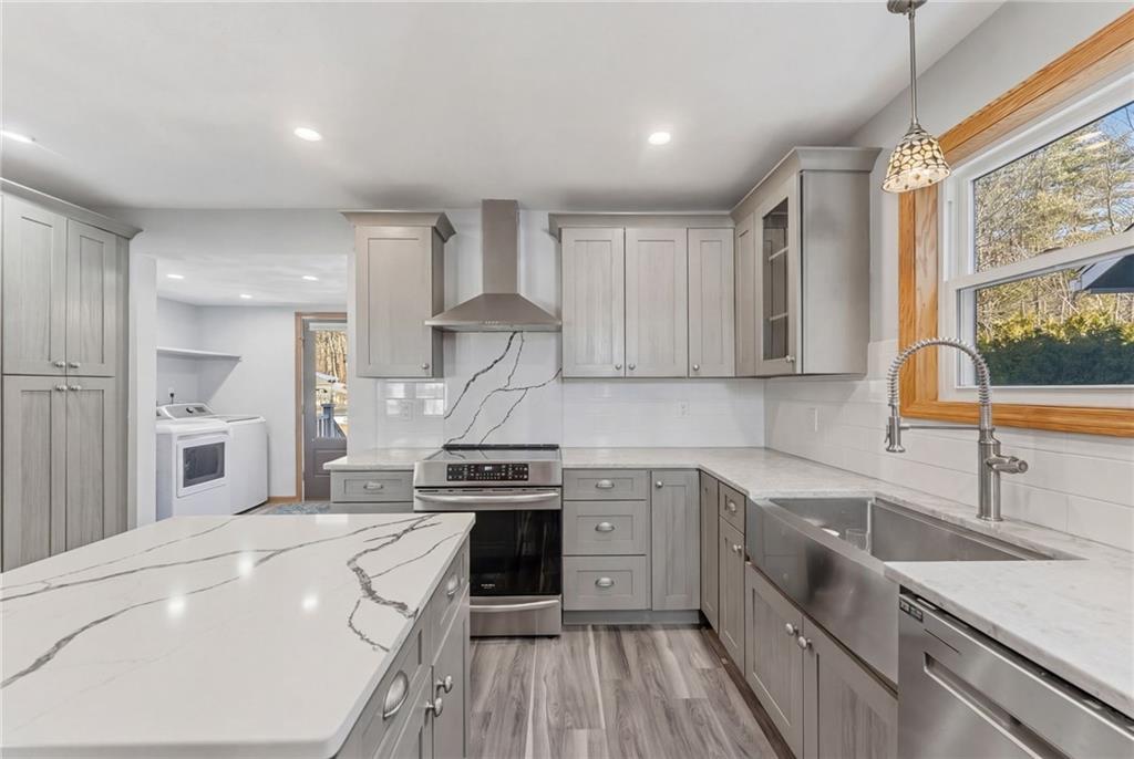 120 Shore Drive Property Photo 15