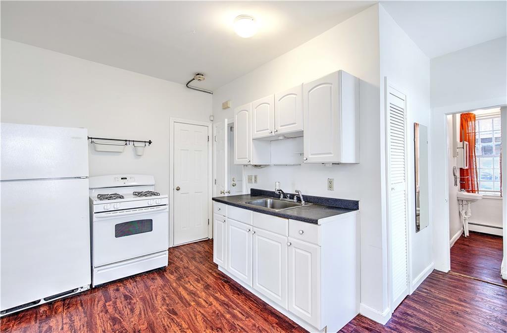 84 Transit Street Property Photo 10
