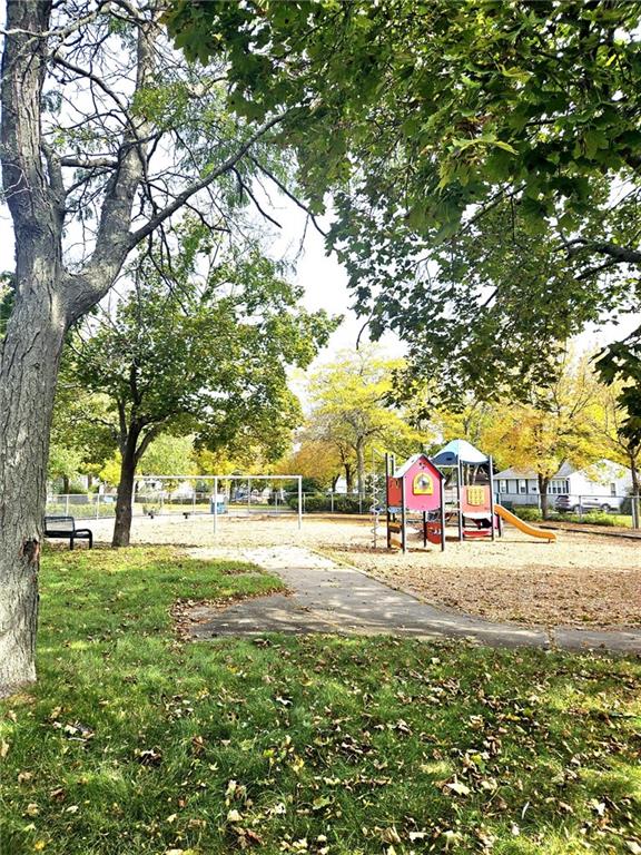 116 2nd Avenue Property Photo 5