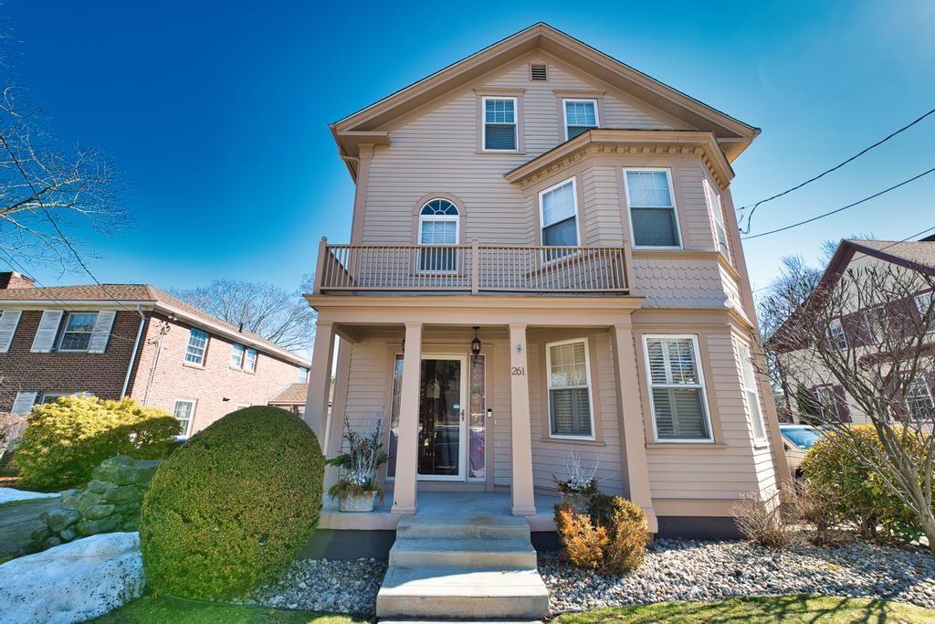 261 Blackstone Boulevard Property Photo 1