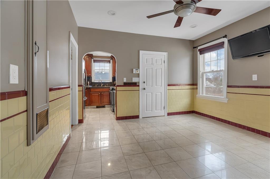 711 Academy Avenue Unit 2 Property Photo 6