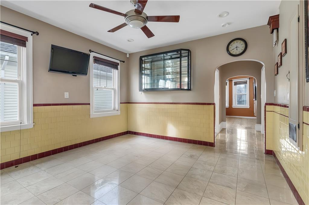 711 Academy Avenue Unit 2 Property Photo 7