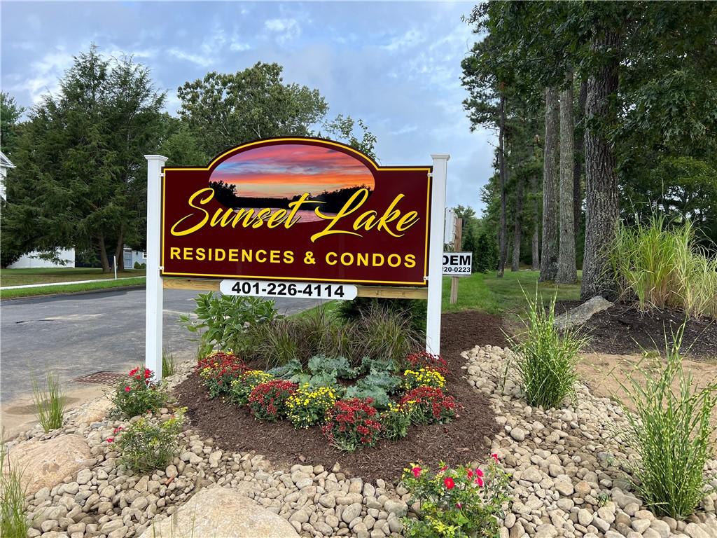 65 Sunset Lake Circle Property Photo 1