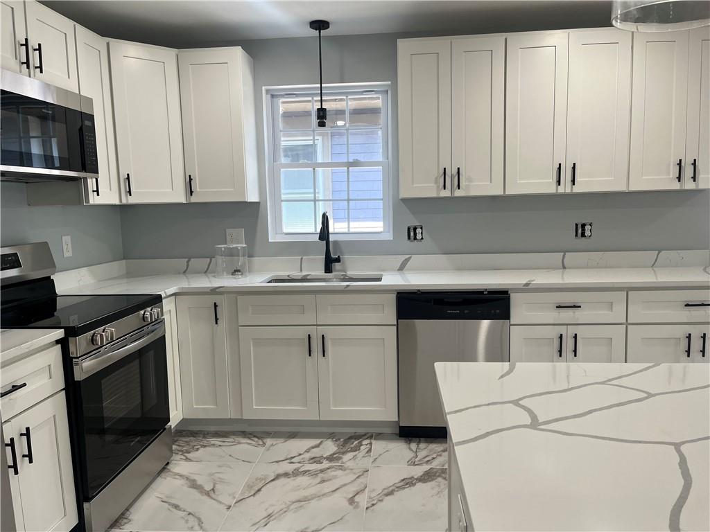 362 Kenyon Avenue Property Photo 2