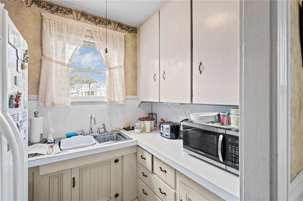 303 305 Webster Avenue Property Photo 5