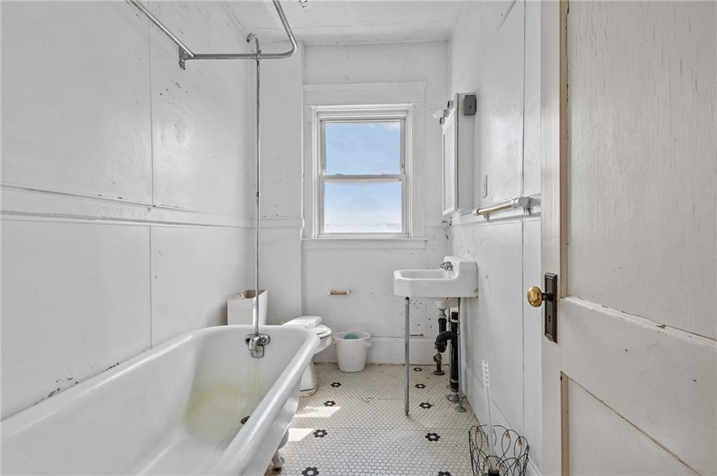 303 305 Webster Avenue Property Photo 25