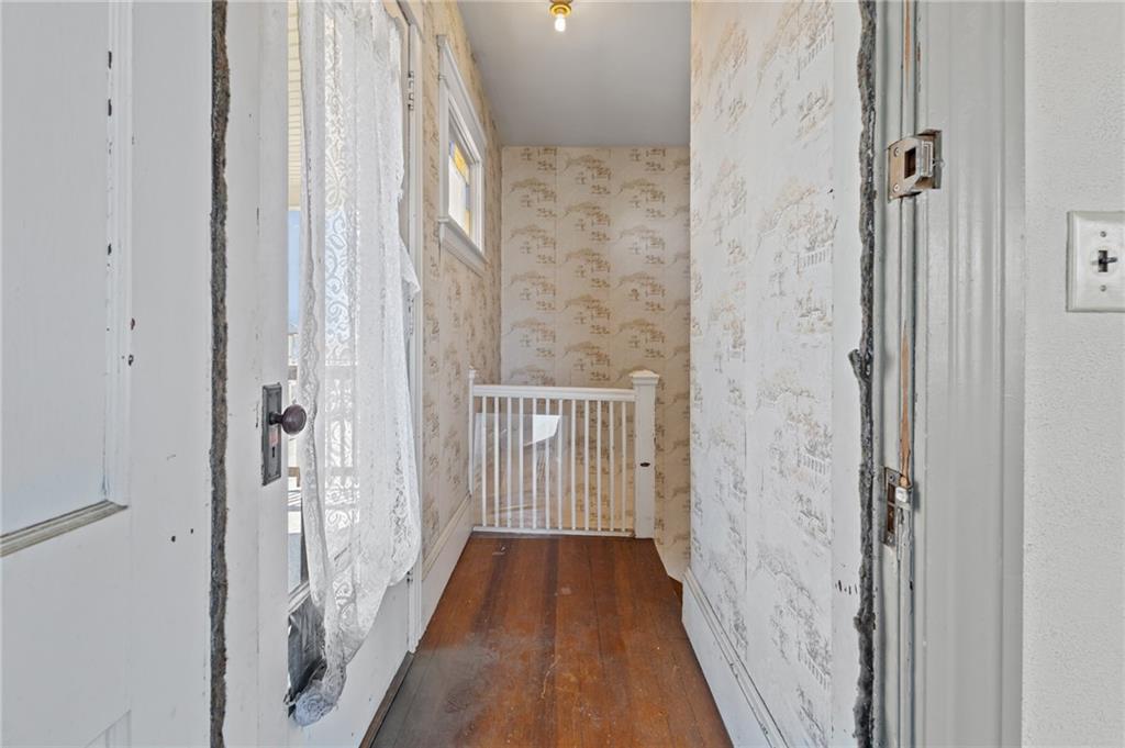 303 305 Webster Avenue Property Photo 32