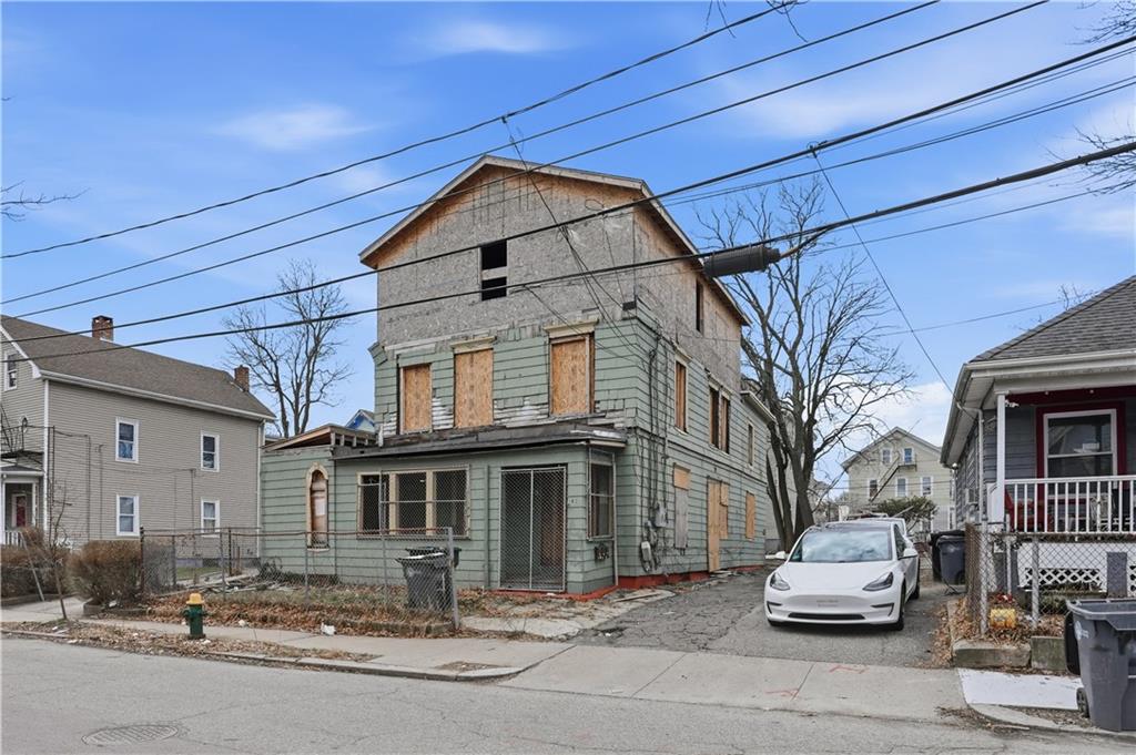 102 Superior Street Property Photo 2