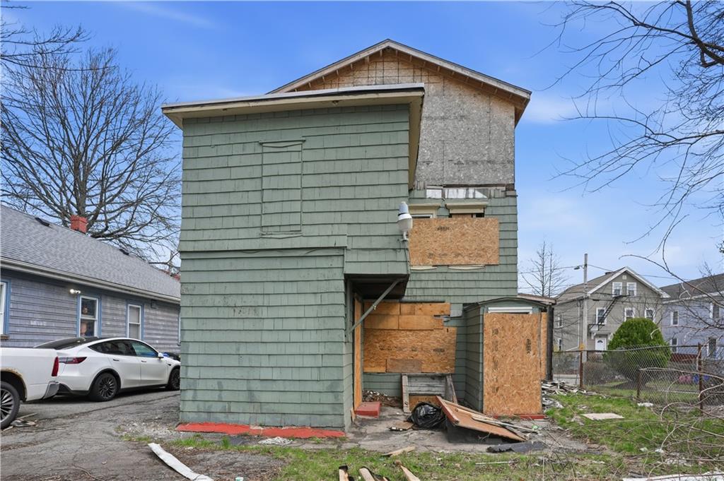 102 Superior Street Property Photo 5