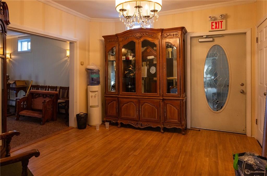 185 Spring Street Property Photo 25
