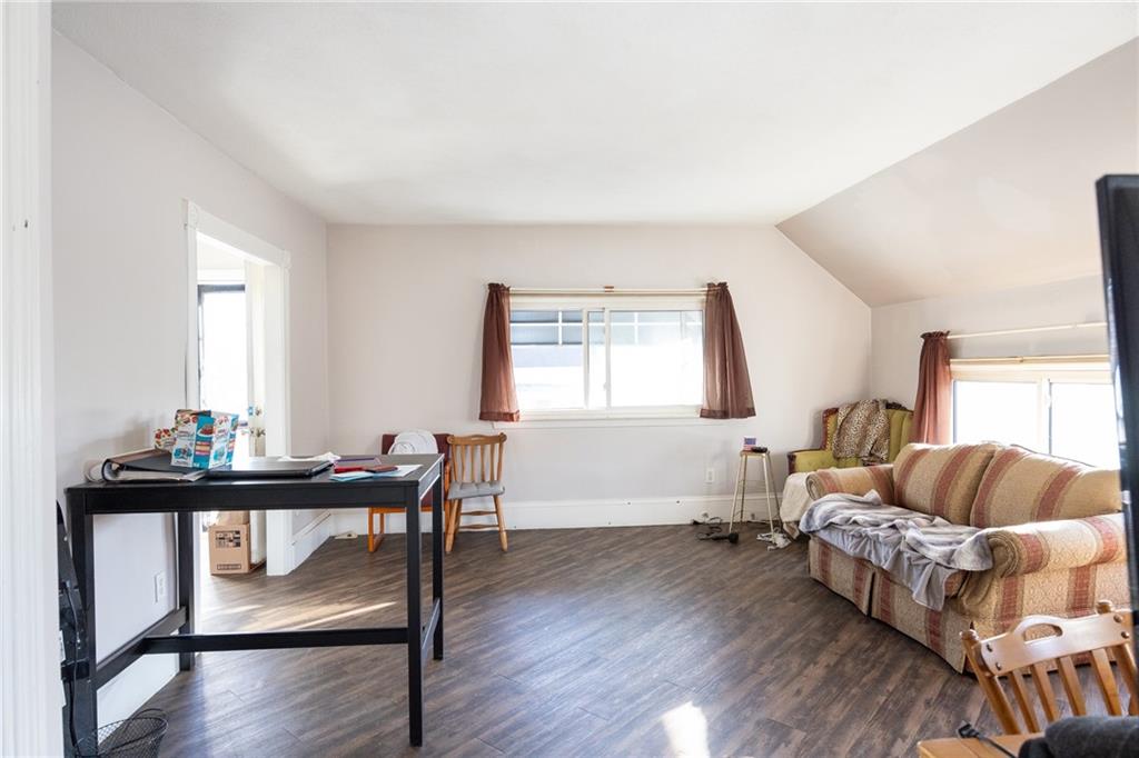 185 Spring Street Property Photo 27