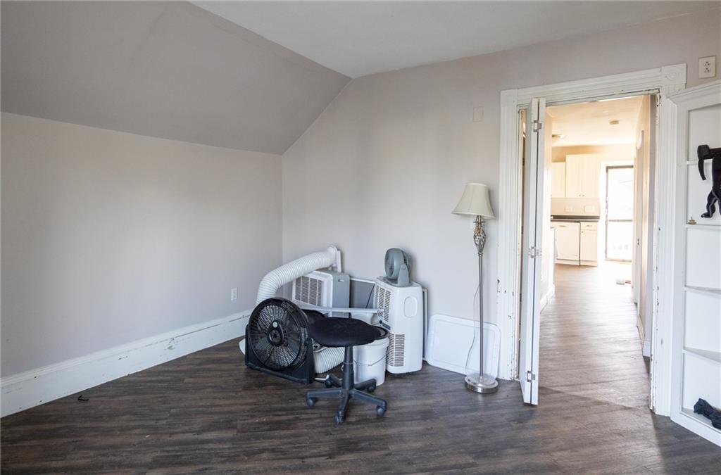 185 Spring Street Property Photo 34