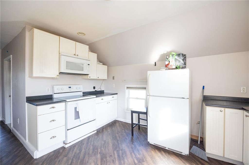 185 Spring Street Property Photo 40