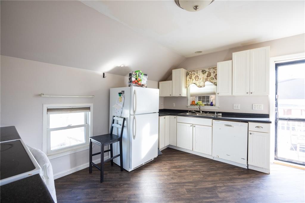 185 Spring Street Property Photo 44