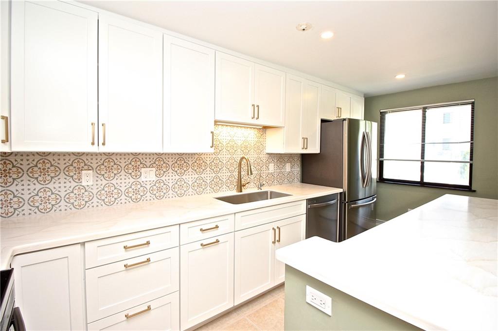 66 Girard Avenue Unit 312 Property Photo 12