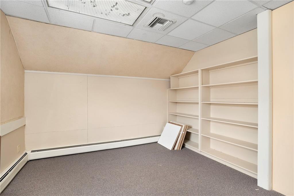 1040 Cranston Street Property Photo 28