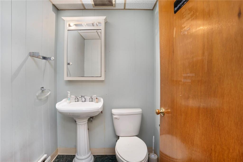 1040 Cranston Street Property Photo 30