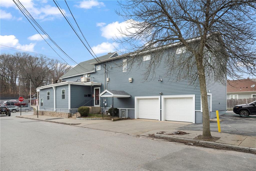 1040 Cranston Street Property Photo 32