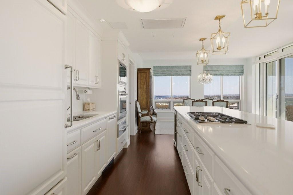 1 Tower Drive Unit 1806 Property Photo 9