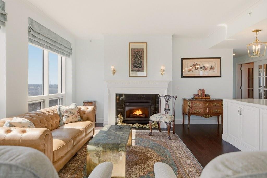 1 Tower Drive Unit 1806 Property Photo 13