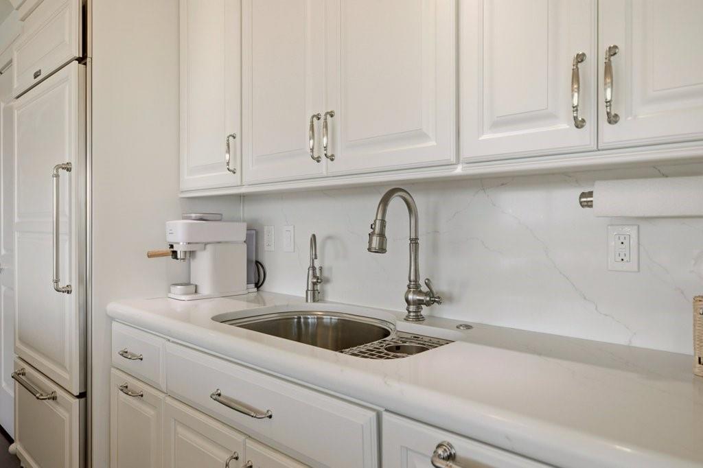 1 Tower Drive Unit 1806 Property Photo 15