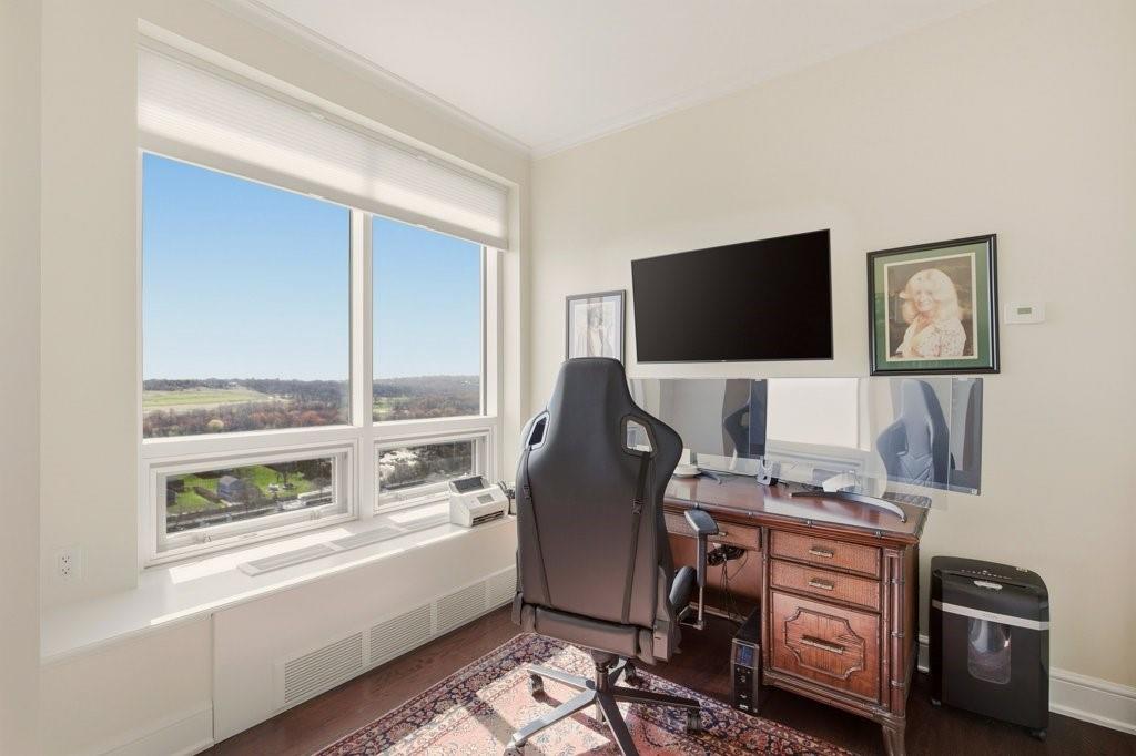 1 Tower Drive Unit 1806 Property Photo 25