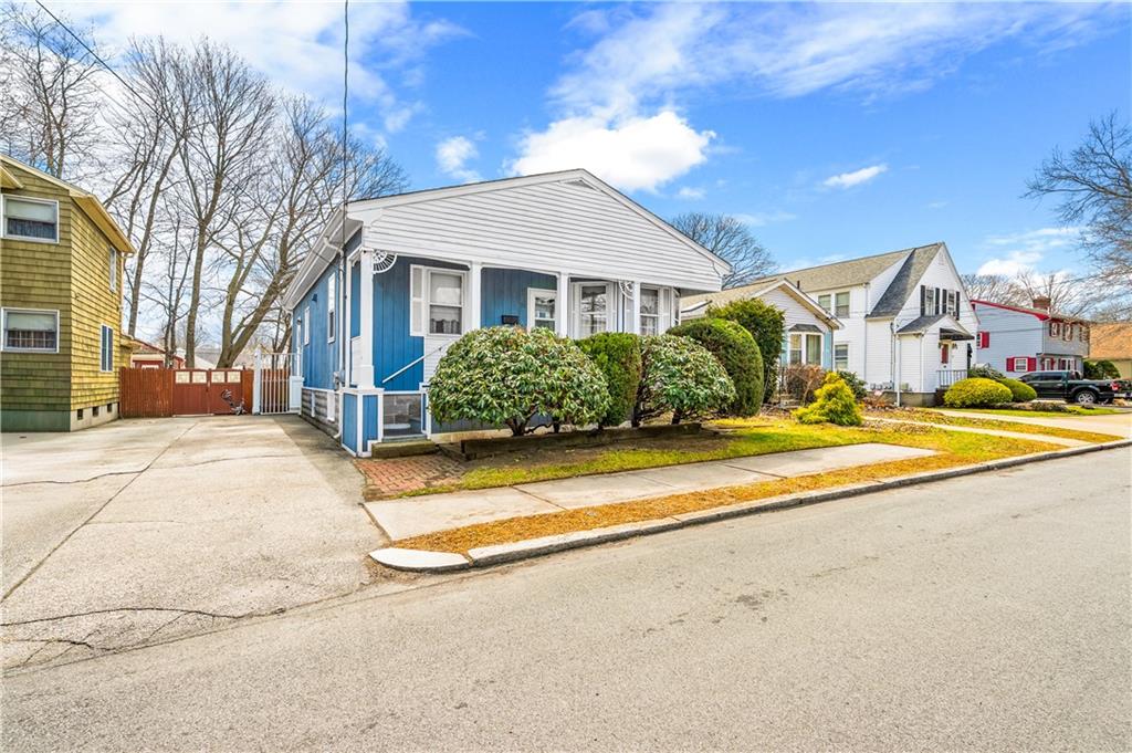 30 Naples Avenue Property Photo 2