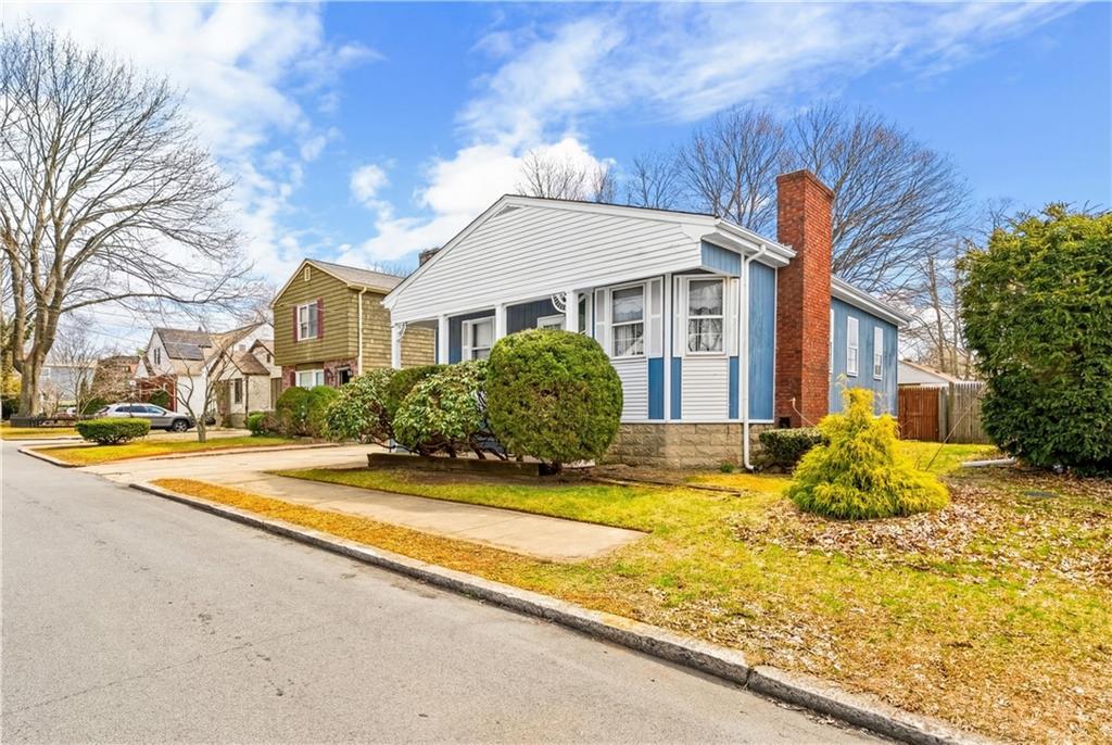 30 Naples Avenue Property Photo 3