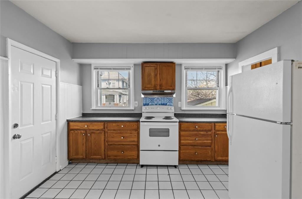 16 Maplehurst Avenue Property Photo 14