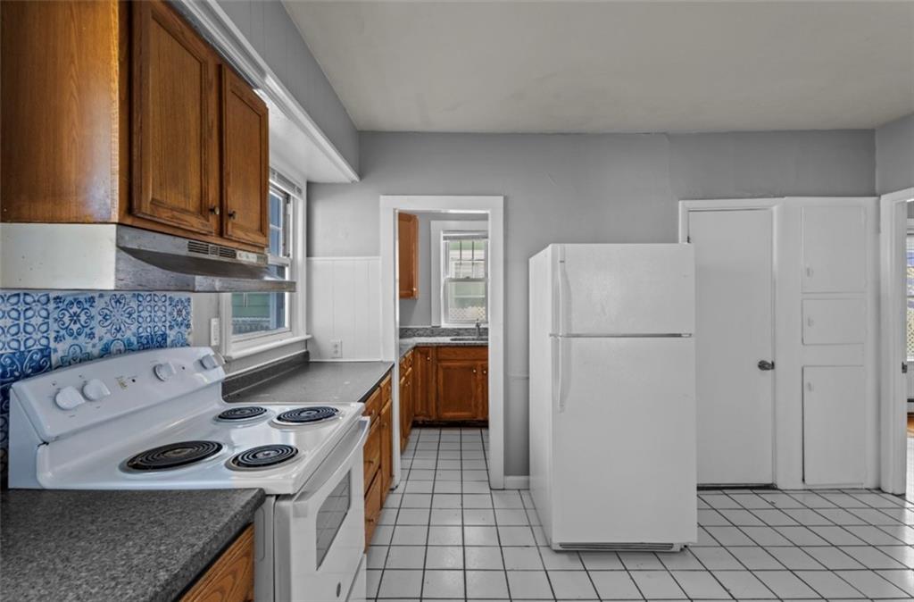 16 Maplehurst Avenue Property Photo 15