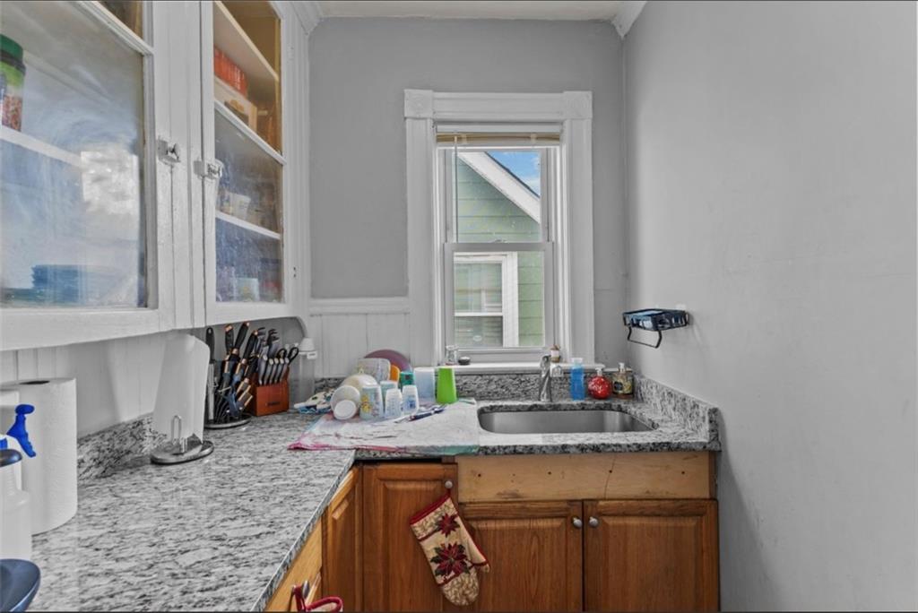 16 Maplehurst Avenue Property Photo 35