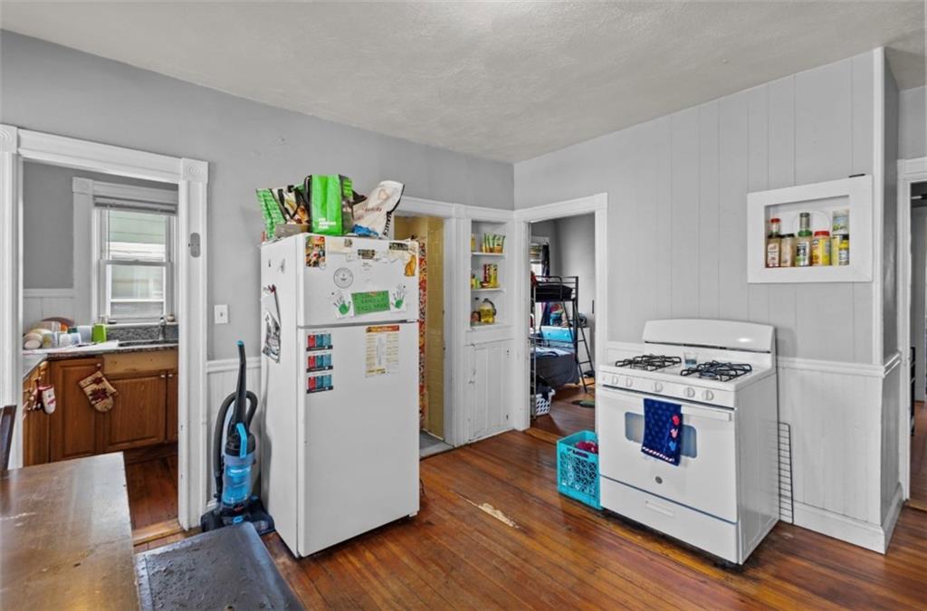 16 Maplehurst Avenue Property Photo 37