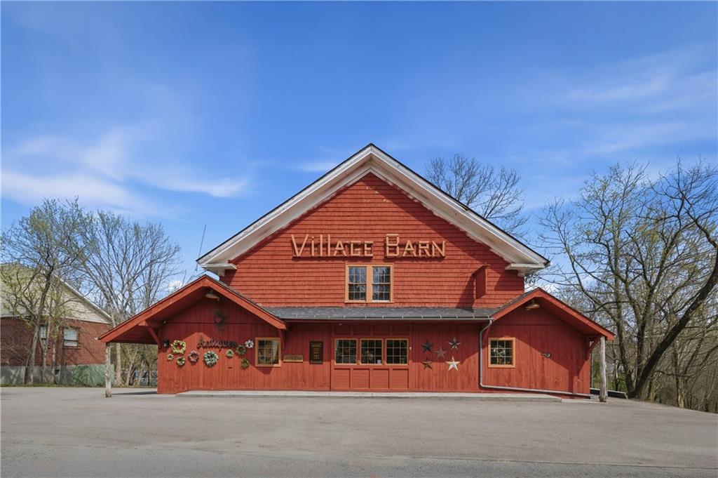 953 955 Victory Highway Property Photo 2