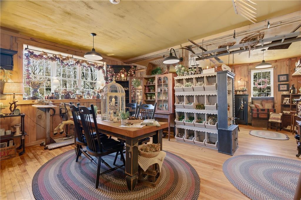 953 955 Victory Highway Property Photo 7