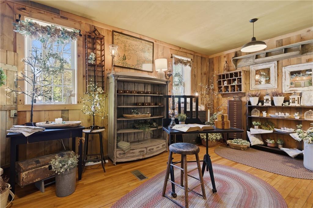 953 955 Victory Highway Property Photo 8