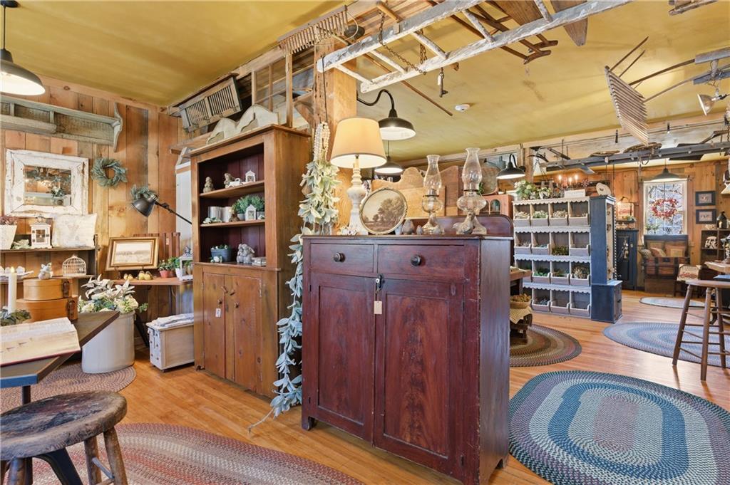 953 955 Victory Highway Property Photo 9